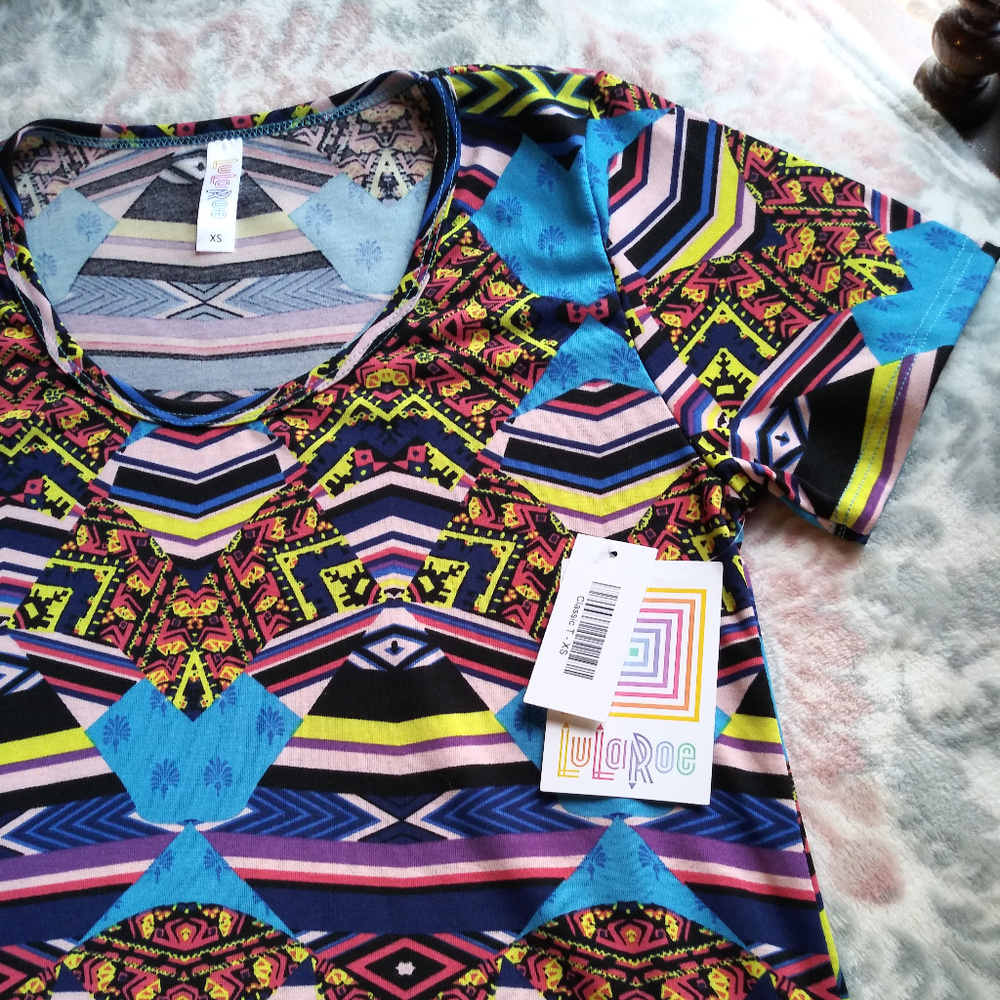 LuLaRoe Classic T XS multicolor print shirt NWT